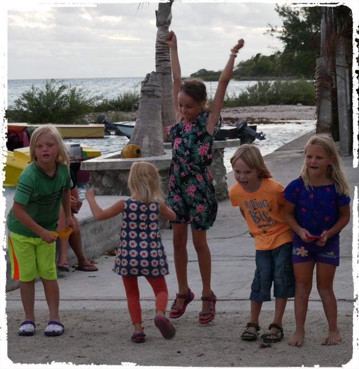 The youngest Finnish-Slovenian crew in the middle of the game on the Makemo atoll